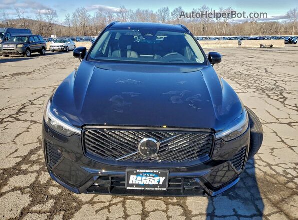 YV4M12RM0T1380615 2026 VOLVO XC60 Черный Вид спереди