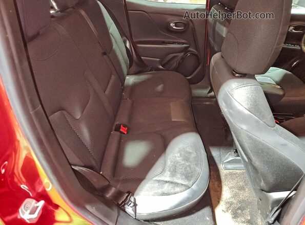 ZACCJABB4JPH10349 2018 JEEP RENEGADE Red Vista interior trasera