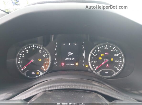 ZACNJBAB1KPK82075 2019 JEEP RENEGADE Silver Widok tylnych siedzeń