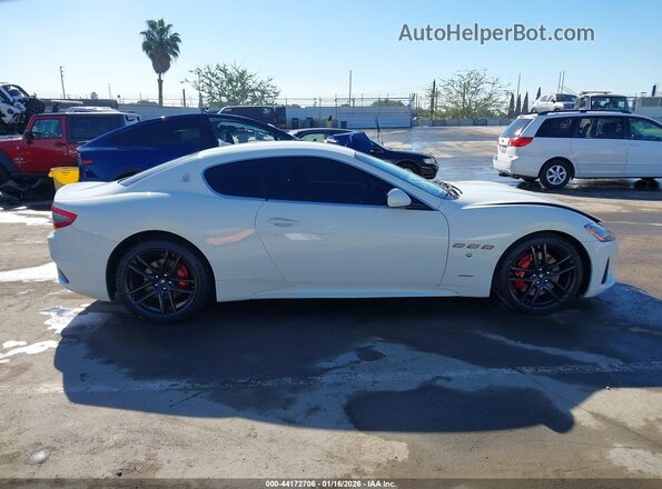 ZAM45VLA3J0255887 2018 MASERATI GRANTURISM White Rear interior view