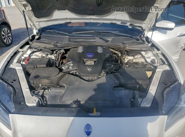 ZAM56YPA6J1283013 2018 MASERATI QUATTROPOR White Vista interior trasera
