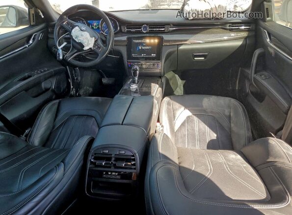 ZAM56YRA2J1290845 2018 MASERATI QUATTROPOR Silver Widok deski rozdzielczej