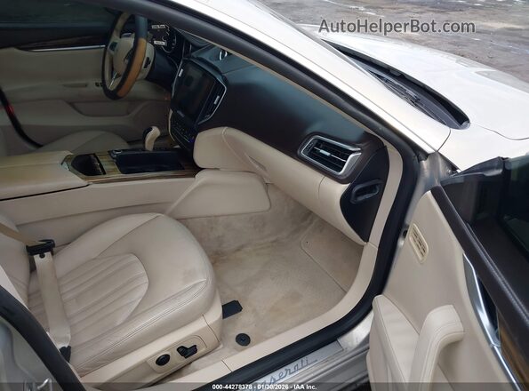 ZAM57XSA7H1206000 2017 MASERATI GHIBLI Beige წინა სალონის ხედი