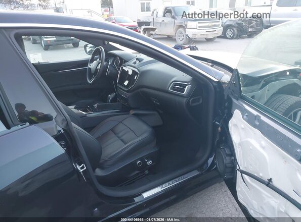 ZAM57XSA8N1388933 2022 MASERATI GHIBLI Dark Blue Вид салона спереди