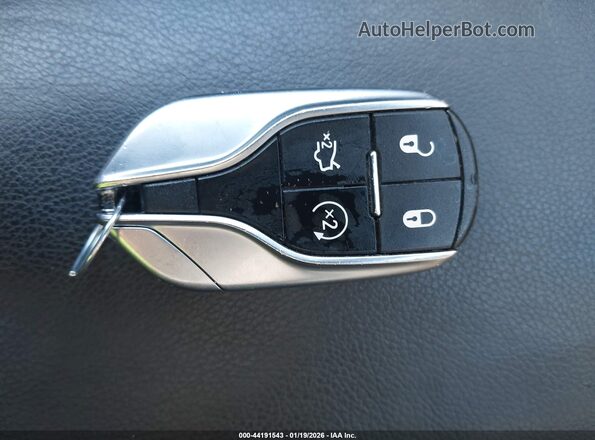 ZAM57XSAXK1320810 2019 MASERATI GHIBLI Gray Vista del salpicadero