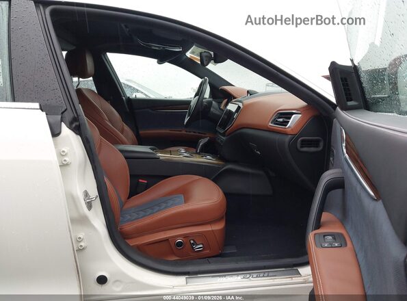 ZAM57YSL1M1362065 2021 MASERATI GHIBLI White Vista interior delantera