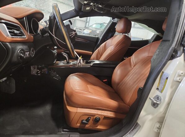ZAM57YTL8K1319211 2019 MASERATI GHIBLI White Widok wnętrza z przodu