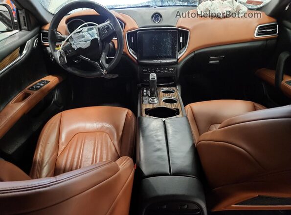 ZAM57YTL8K1319211 2019 MASERATI GHIBLI White Widok deski rozdzielczej