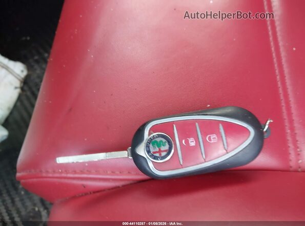 ZARBAAB42JM282492 2018 ALFA ROMEO 4C SPIDER White 