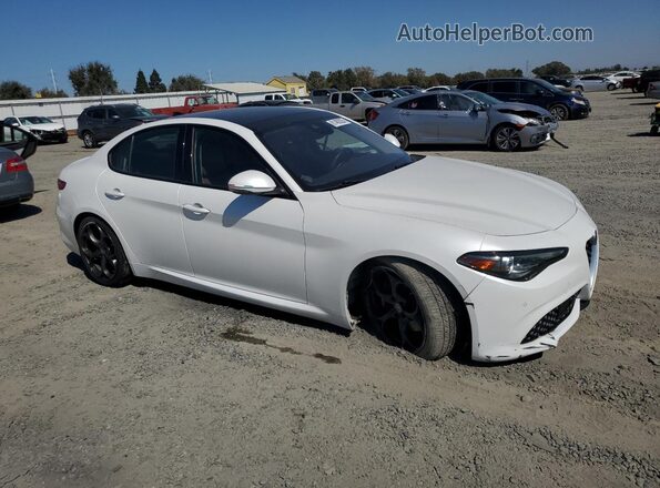 ZARFAECN0H7560394 2017 ALFA ROMEO GIULIA White 