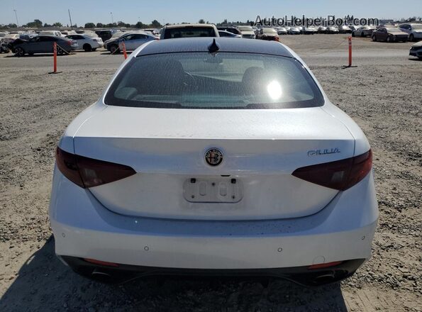 ZARFAECN0H7560394 2017 ALFA ROMEO GIULIA White 