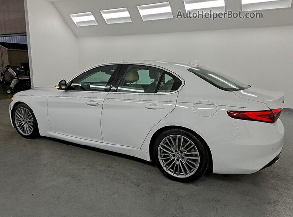 ZARFAECN2H7550790 2017 ALFA ROMEO GIULIA White Tył lewy