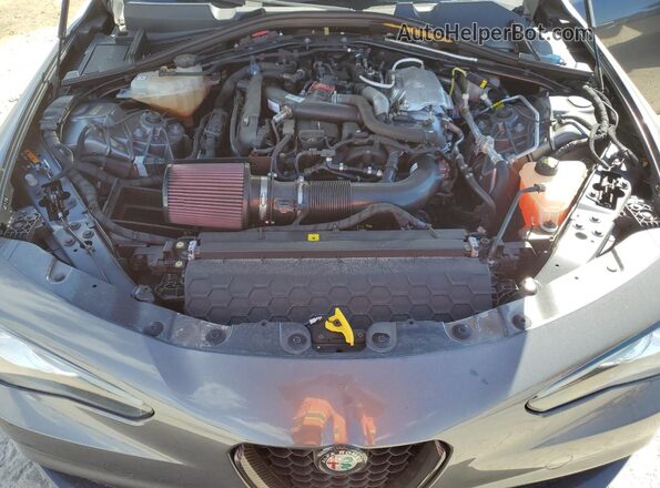 ZARFAECNXJ7589584 2018 ALFA ROMEO GIULIA Charcoal Vista interior trasera