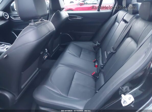 ZARFAMAN1P7668325 2023 ALFA ROMEO GIULIA Black Vista de la etiqueta del VIN