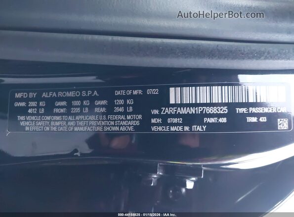 ZARFAMAN1P7668325 2023 ALFA ROMEO GIULIA Black Vista del compartimento del motor