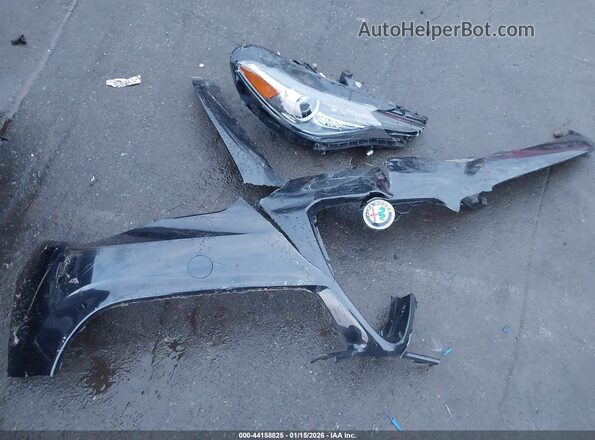 ZARFAMAN1P7668325 2023 ALFA ROMEO GIULIA Black Vista del cuadro de instrumentos