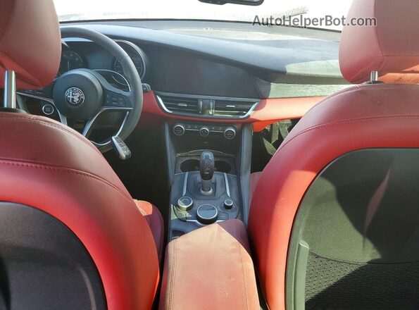 ZARFAMAN4K7622772 2019 ALFA ROMEO GIULIA Black Սարքավորումների վահանակի տեսք
