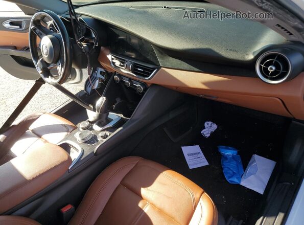 ZARFAMAN6M7648440 2021 ALFA ROMEO GIULIA White Dashboard view