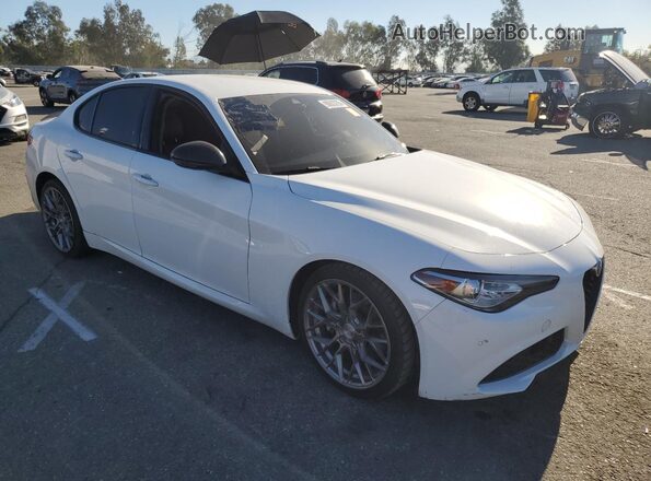 ZARFAMAN6M7648440 2021 ALFA ROMEO GIULIA White Front right