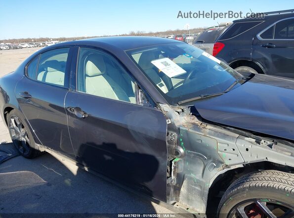 ZARFAMAN9L7635681 2020 ALFA ROMEO GIULIA Gray Widok wnętrza z tyłu
