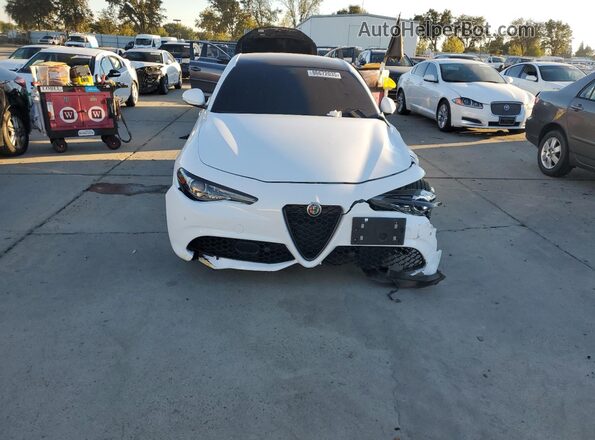 ZARFAMAN9P7671697 2023 ALFA ROMEO GIULIA White Front view