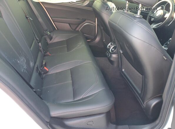 ZARFAMAN9P7671697 2023 ALFA ROMEO GIULIA White Rear seats view