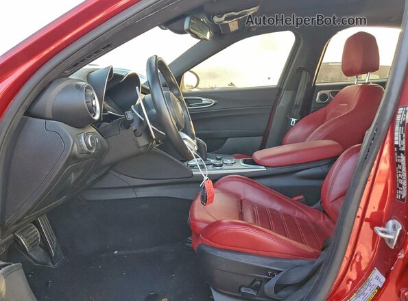 ZARFAMBN0P7671070 2023 ALFA ROMEO GIULIA Red 
