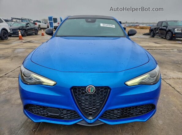 ZARFAMBN2P7668400 2023 ALFA ROMEO GIULIA Blue Widok z przodu