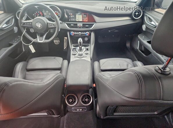 ZARFAMBN2P7668400 2023 ALFA ROMEO GIULIA Blue Widok deski rozdzielczej