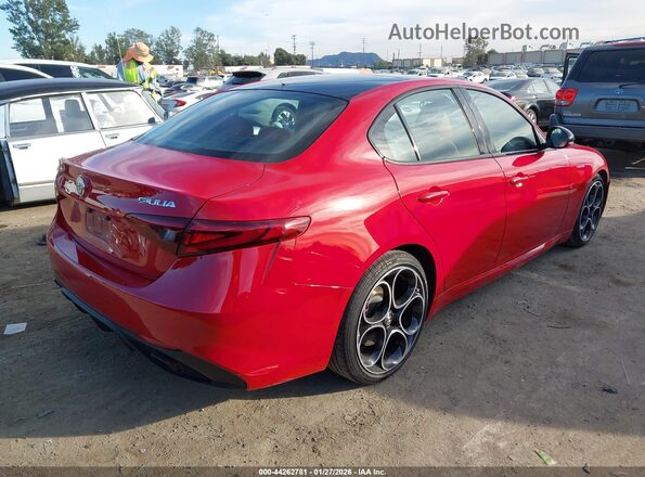 ZARFAMBN3P7676280 2023 ALFA ROMEO GIULIA Red Tył prawy