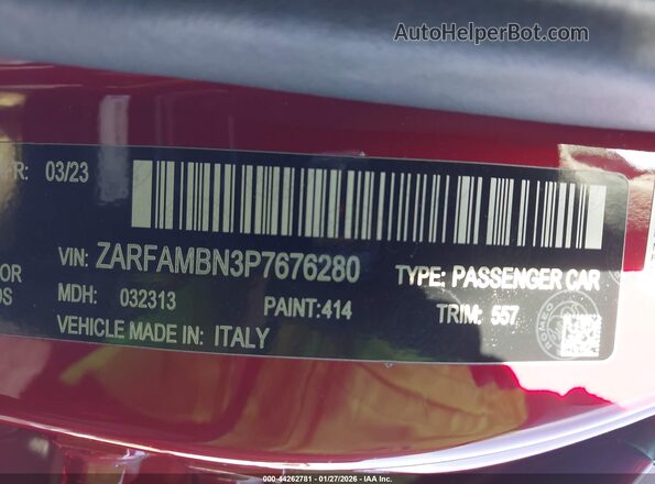 ZARFAMBN3P7676280 2023 ALFA ROMEO GIULIA Red Widok komory silnika