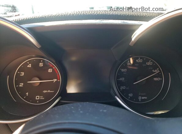 ZARFAMBN4P7668902 2023 ALFA ROMEO GIULIA Черный Вид щитка приборов