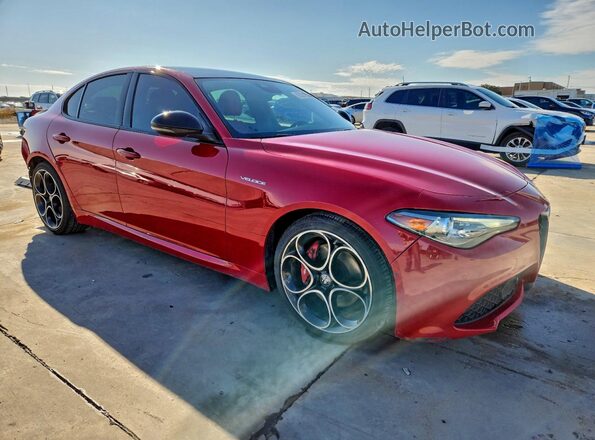 ZARFAMBN5N7660501 2022 ALFA ROMEO GIULIA Red Przód prawy
