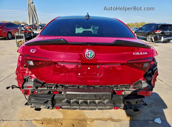 ZARFAMBN5N7660501 2022 ALFA ROMEO GIULIA Red Widok z tyłu