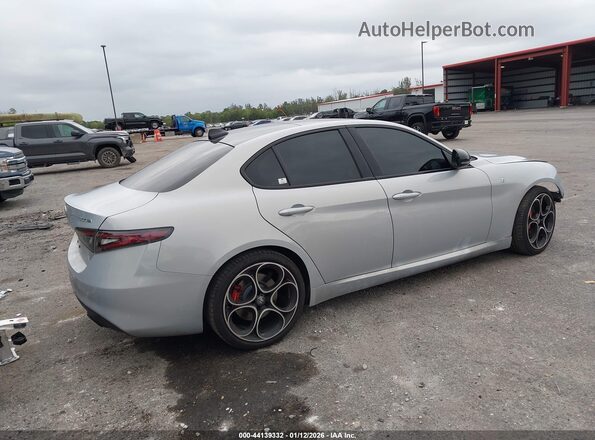 ZARFAMBN6R7680536 2024 ALFA ROMEO GIULIA Gray Tył prawy