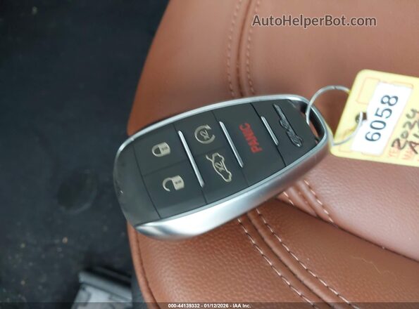 ZARFAMBN6R7680536 2024 ALFA ROMEO GIULIA Gray Widok deski rozdzielczej