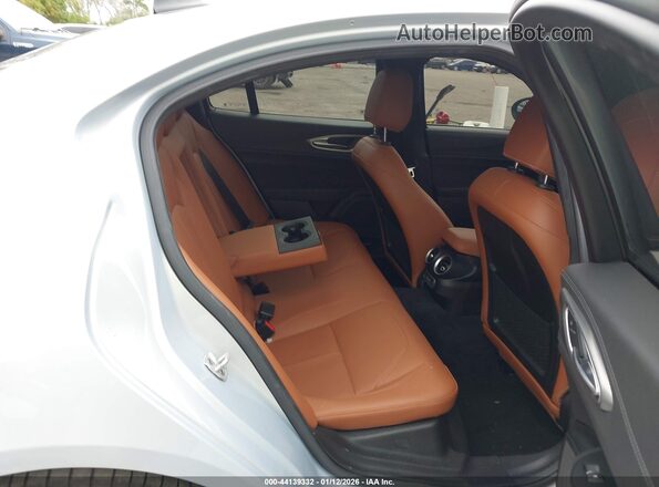 ZARFAMBN6R7680536 2024 ALFA ROMEO GIULIA Gray Widok naklejki z numerem VIN
