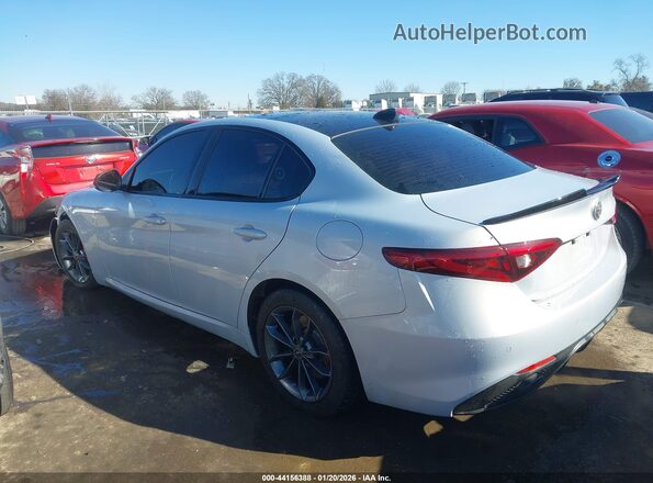 ZARFAMBN8M7647580 2021 ALFA ROMEO GIULIA Silver Widok wnętrza 360 stopni