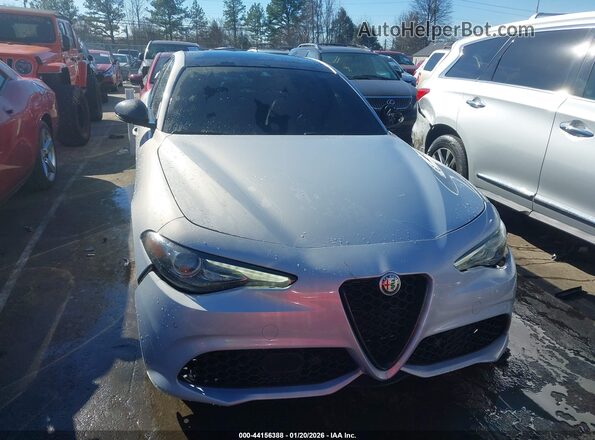 ZARFAMBN8M7647580 2021 ALFA ROMEO GIULIA Silver Widok zestawu wskaźników