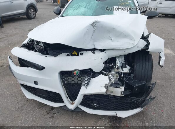 ZARFAMBNXK7603478 2019 ALFA ROMEO GIULIA White Դիմացի տեսք