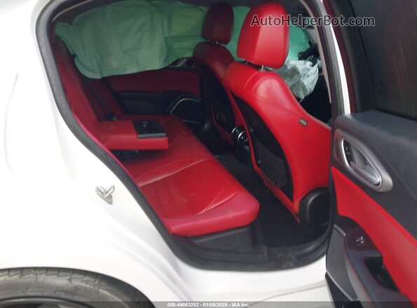 ZARFAMBNXK7603478 2019 ALFA ROMEO GIULIA White VIN կոդի պիտակի տեսք