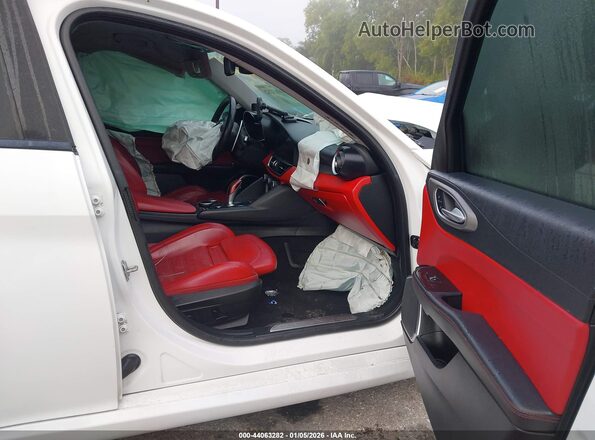 ZARFAMBNXK7603478 2019 ALFA ROMEO GIULIA White Սալոնի դիմացի տեսք
