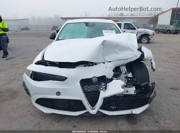 ZARFAMBNXK7603478 2019 ALFA ROMEO GIULIA White Առջևի վահանակի տեսք