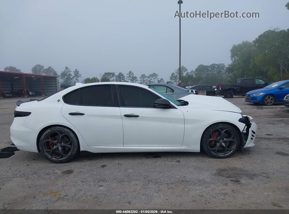 ZARFAMBNXK7603478 2019 ALFA ROMEO GIULIA White Սարքավորումների վահանակի տեսք