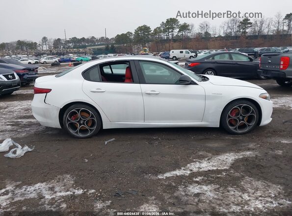 ZARFANBN0P7669101 2023 ALFA ROMEO GIULIA White Rear interior view