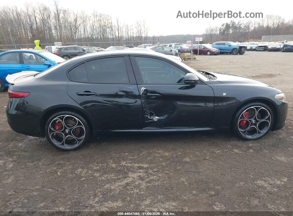ZARFANBN2N7652801 2022 ALFA ROMEO GIULIA Black Widok z przodu