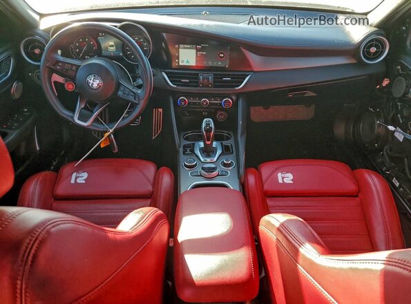 ZARFANBN4N7654663 2022 ALFA ROMEO GIULIA Gray Widok deski rozdzielczej