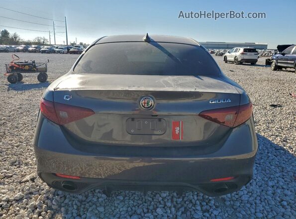 ZARFANBN4N7654663 2022 ALFA ROMEO GIULIA Gray Widok z tyłu