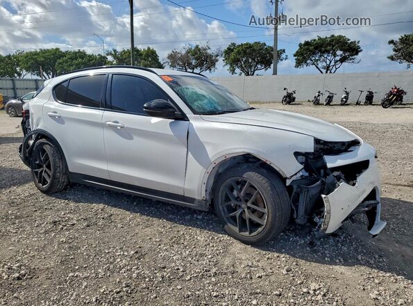 ZASPAJANXM7C98637 2021 ALFA ROMEO STELVIO White Front right