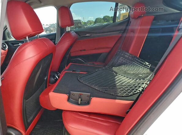 ZASPAJANXM7C98637 2021 ALFA ROMEO STELVIO White Rear interior view